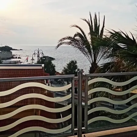 Casa Flora A Due Passi Dal Mare *