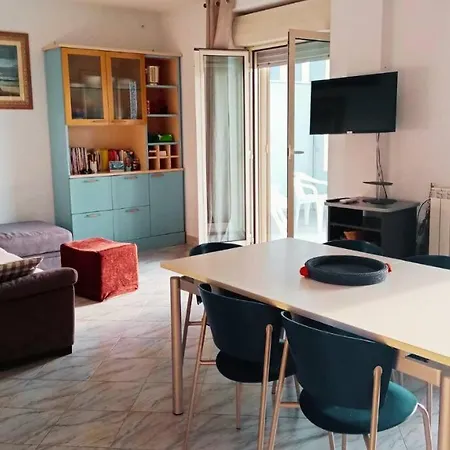 Casa Flora A Due Passi Dal Mare Джовинаццо