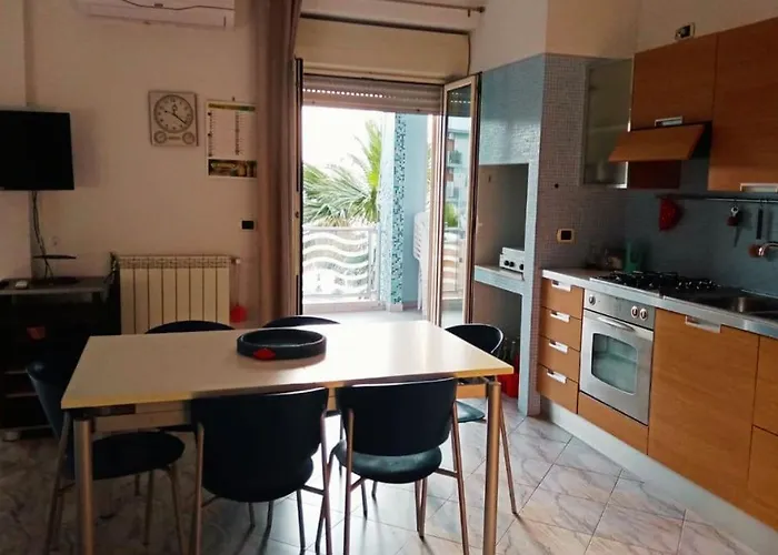 Appartamento Casa Flora A Due Passi Dal Mare