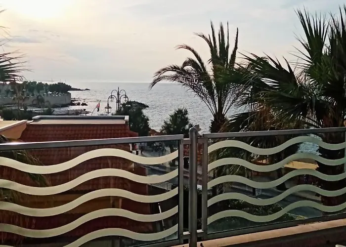 Casa Flora A Due Passi Dal Mare *